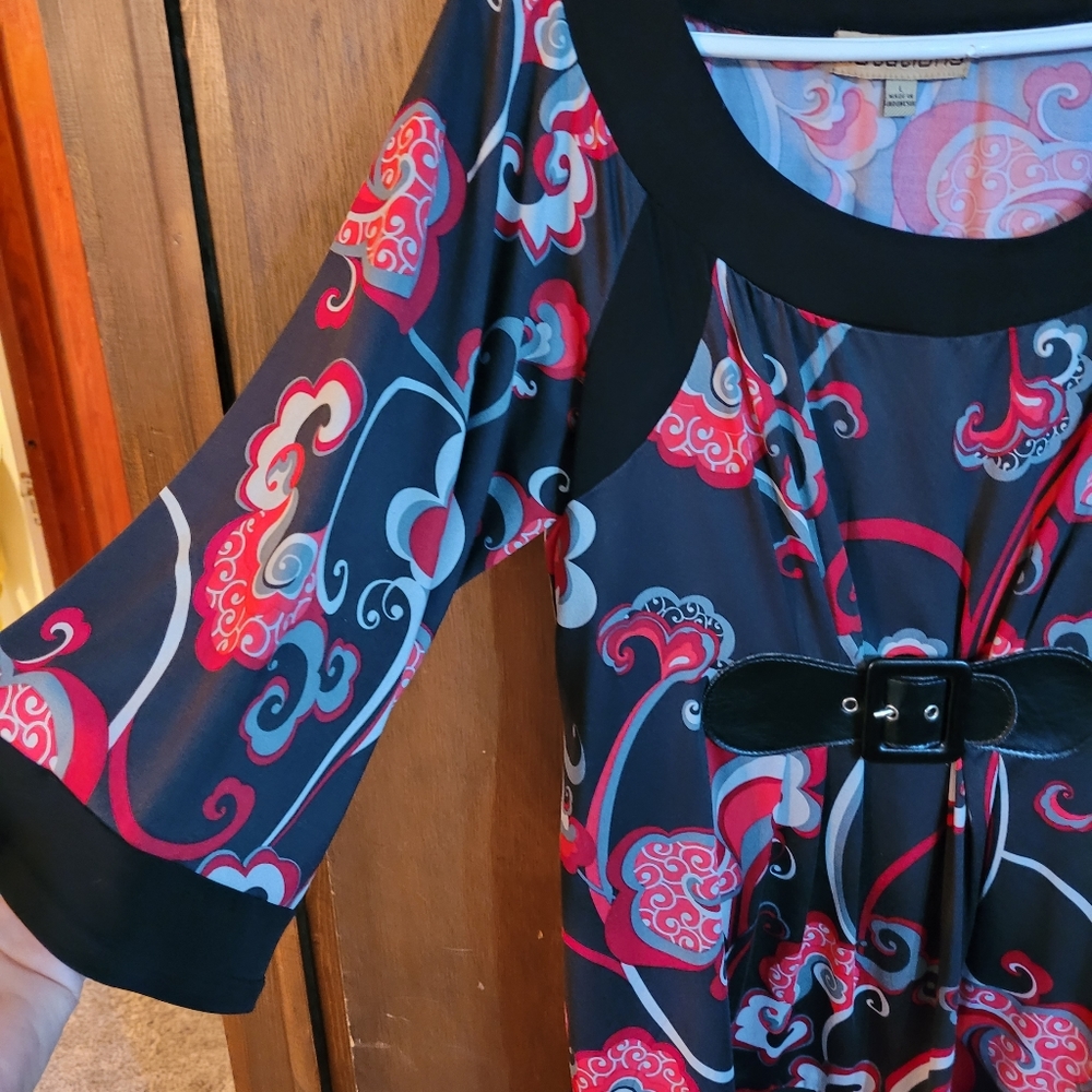 Fun Blouse - Picture 2 of 4